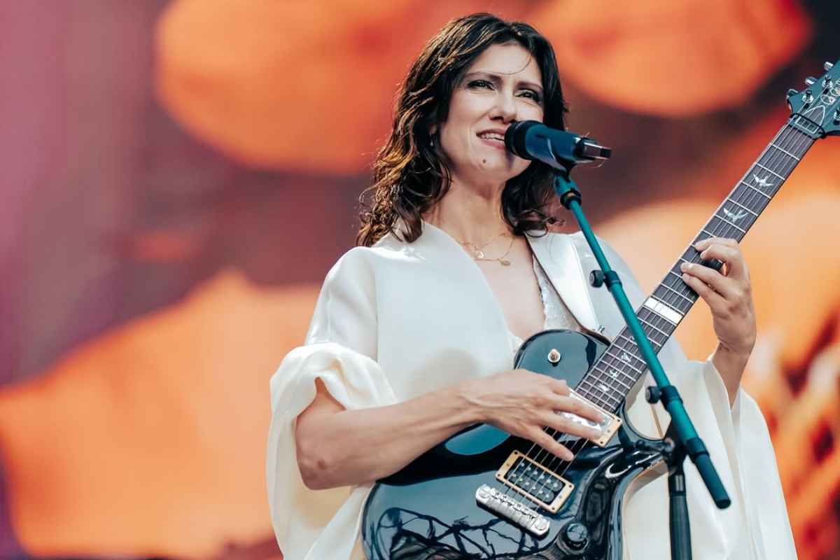 Elisa si confessa: “Bloccata per una una crisi subdola, ora parlo di dolore e trasformazione”
