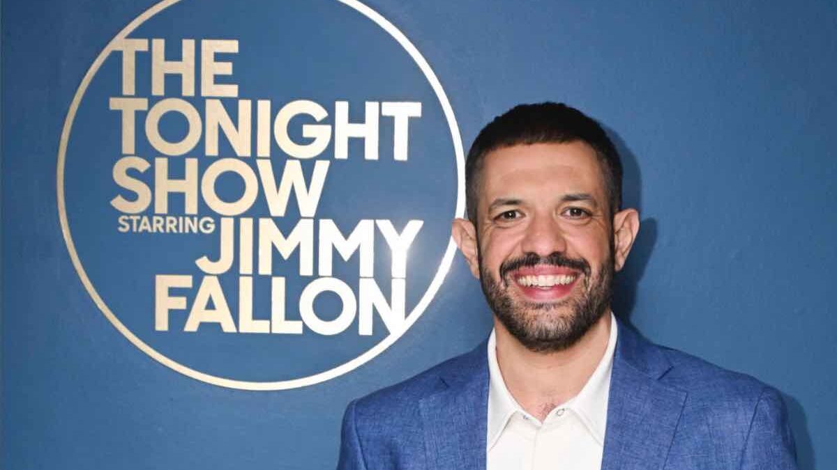 Francesco De Carlo da Jimmy Fallon dimostra che la satira, in Italia, è ancora viva ma facciamo finta di non vederla