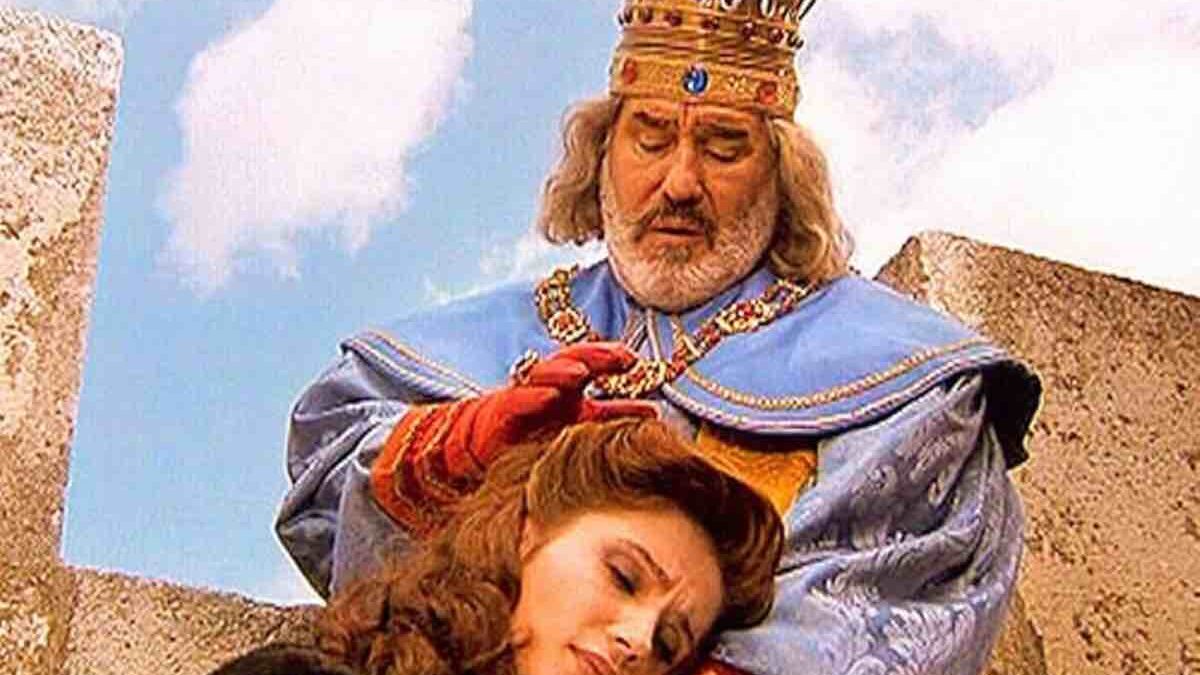 Addio a Mario Adorf, icona di Fantaghirò. L’attore aveva 95 anni: carriera, vita privata e cause del decesso