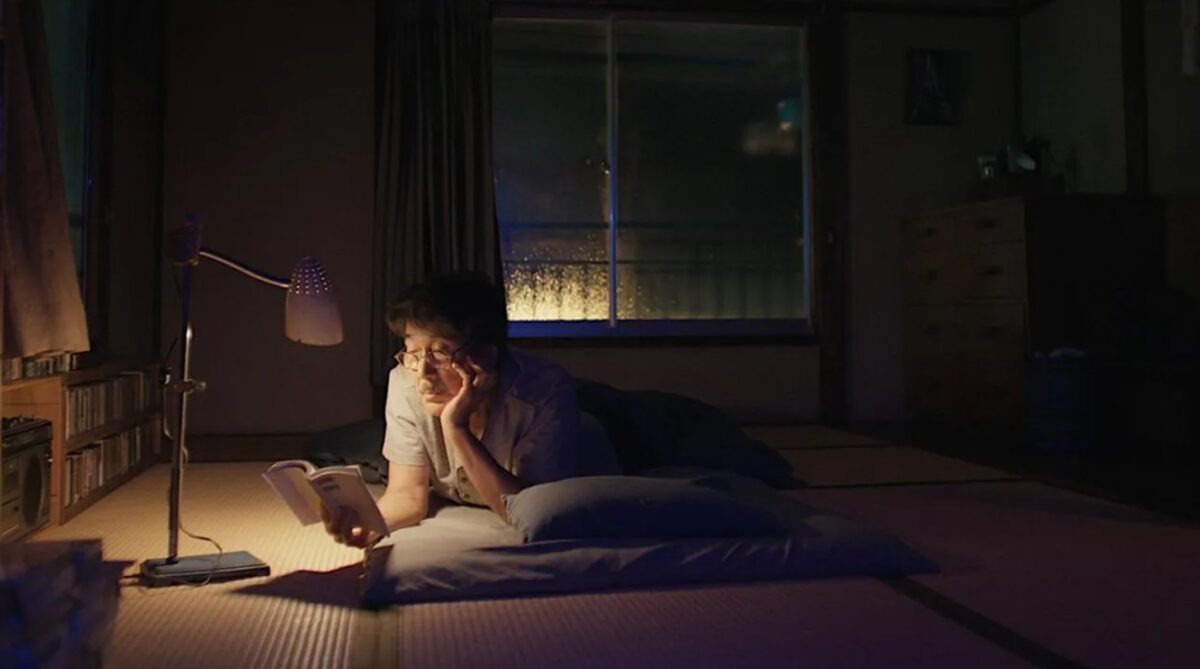 Una scena del film di Wim Wenders Perfect Days, con il protagonista Koji Yakusho che interpreta Hirayama