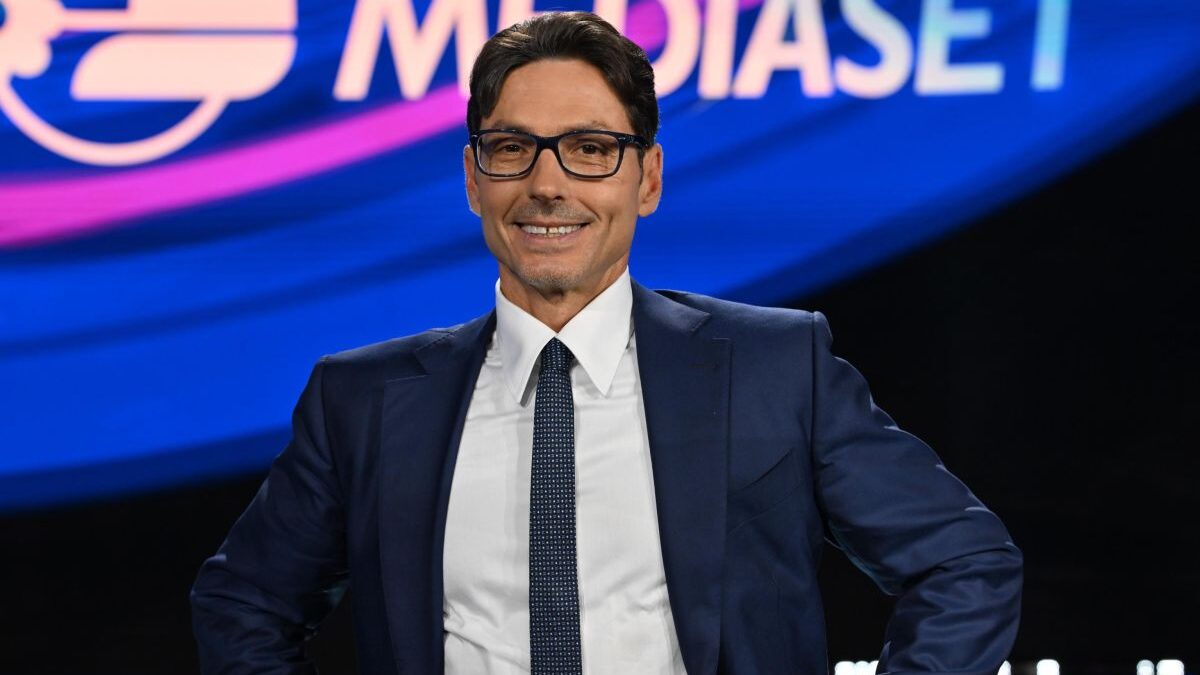 Terremoto Mediaset, l’azienda pronta a silurare due volti storici: il motivo