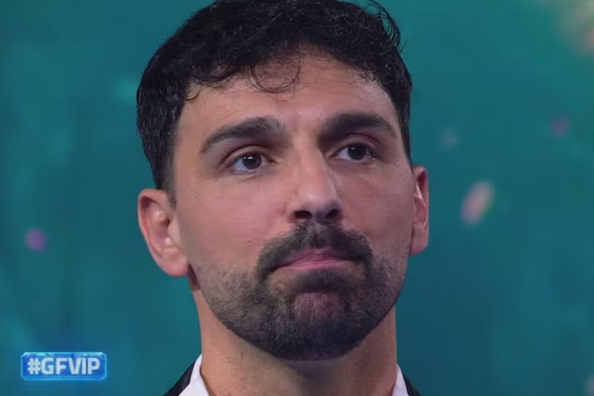 “Chiedo scusa al mio dottore”: Raimondo Todaro al GF Vip confessa cosa c’è scritto nella sua cartella clinica