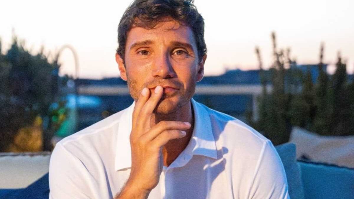 Sanremo 2027, spunta già la papabile co-conduttrice al fianco di Stefano De Martino (e non è Elettra Lamborghini)