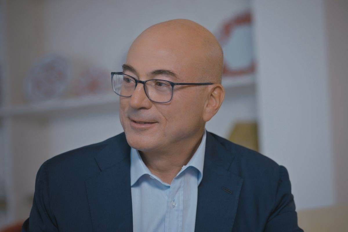 Primo piano del giornalista Aldo Cazzullo