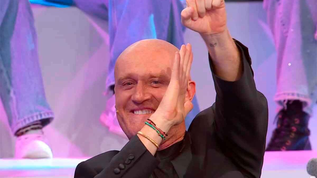 Amici, settima puntata: Gard e Riccardo eliminati, Rudy Zerbi (e il suo ombrello) a casa a mani vuote | Sintesi e pagelle