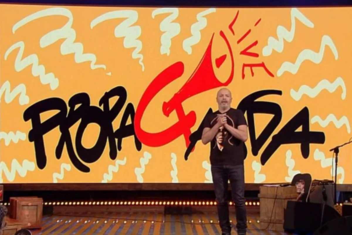 Diego Bianchi nello studio di Propaganda Live