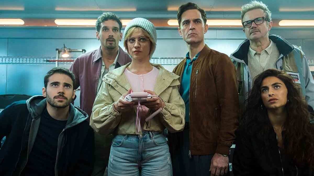 Berlino 2 su Netflix delude: La Casa di Carta ha esaurito le idee. Ma Netflix annuncia già Buscametales