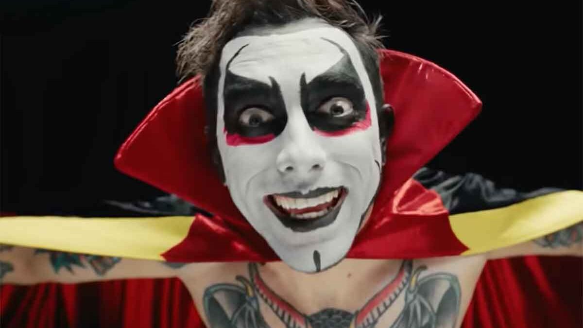 L’inganno della cadrega diventa virale per la WWE: Giovanni e Giacomo incontrano Danhausen nello spot di Clash in Italy | IL TRAILER