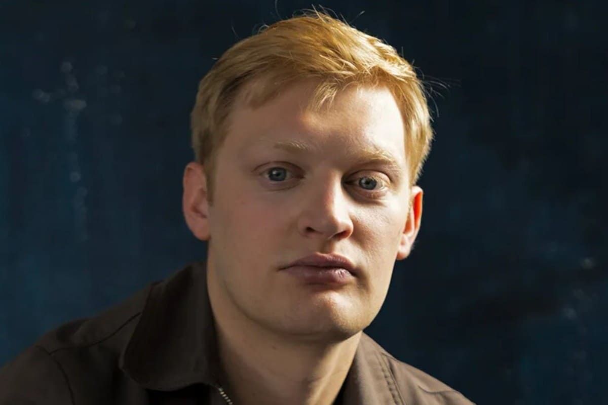 Curry Barker, regista 27enne di Obsession prodotto da Blumhouse Productions con un budget di 750.000 dollari, durante le riprese del film horror che ha girato con due finali alternativi scegliendo quello più inquietante