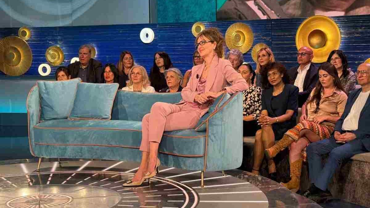 Dalila Di Lazzaro a ‘Da noi… a ruota libera’. L’intensa intervista di Francesca Fialdini: «Sono scappata di casa per salvarmi. Ho ritrovato l’amore»