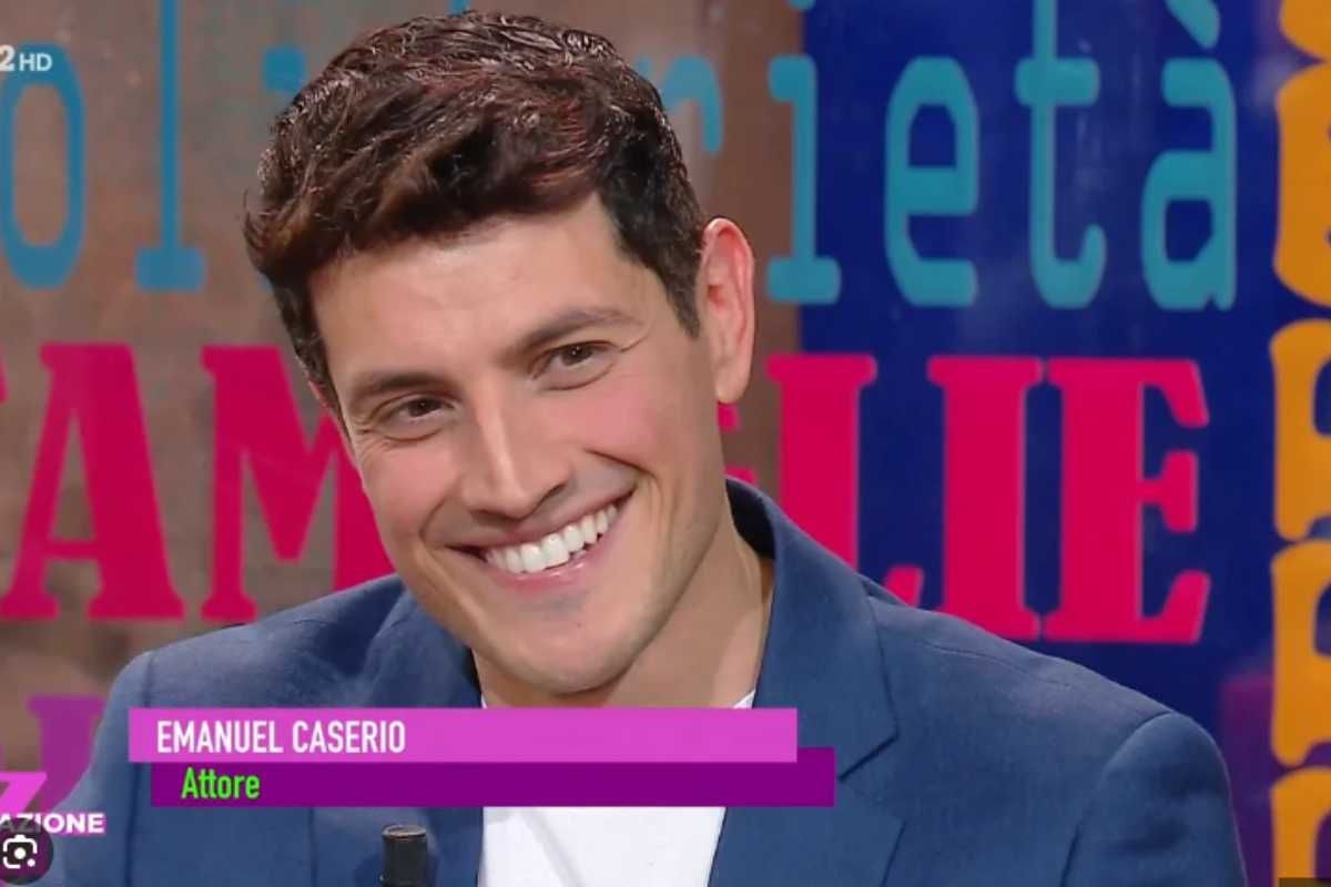 Primo piano dell'attore Manuel Caserio