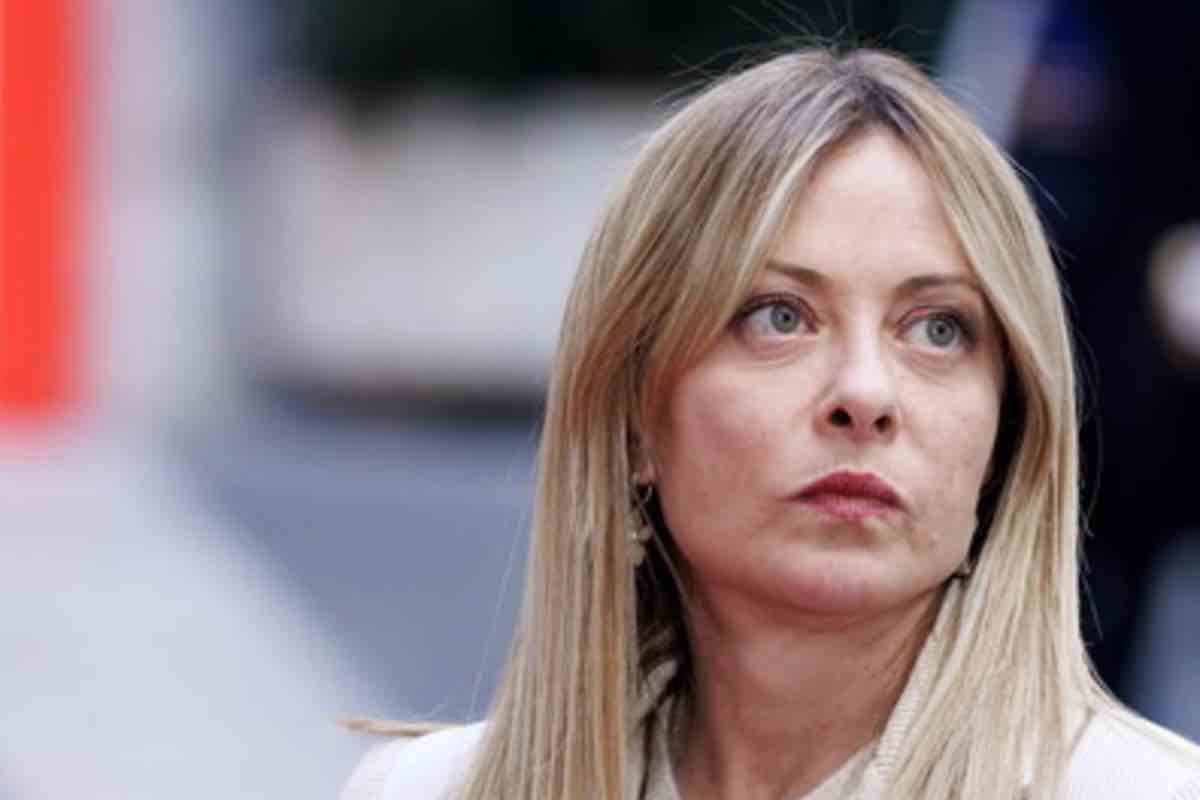 Giorgia Meloni contro Mediaset: veto ai parlamentari FDI per le trasmissioni di Bianca Berlinguer, il retroscena de Il Foglio