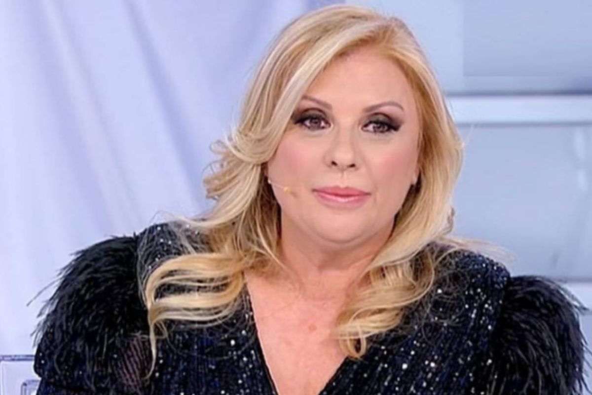 Tina Cipollari cambia look per la fine di Uomini e Donne. Il prima e il dopo