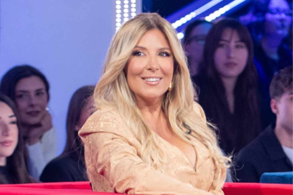 Selvaggia Lucarelli nello studio dell'Isola dei famosi