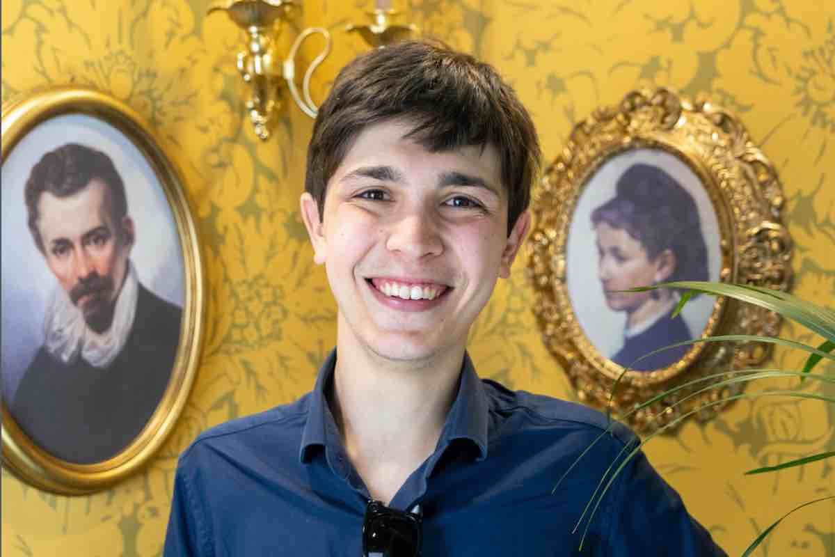 Matteo Porru presenta Under 25 - Giovani Talenti su RaiPlay