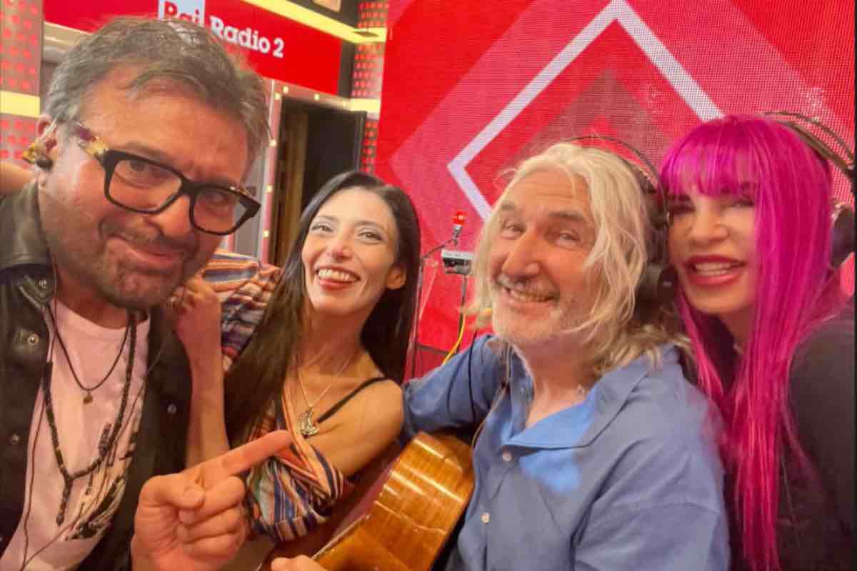 Phil Palmer a Chiamami Radio2: “Pino Daniele parlava con la chitarra come me. Vi racconto com’è nata ‘Con il nastro rosa”