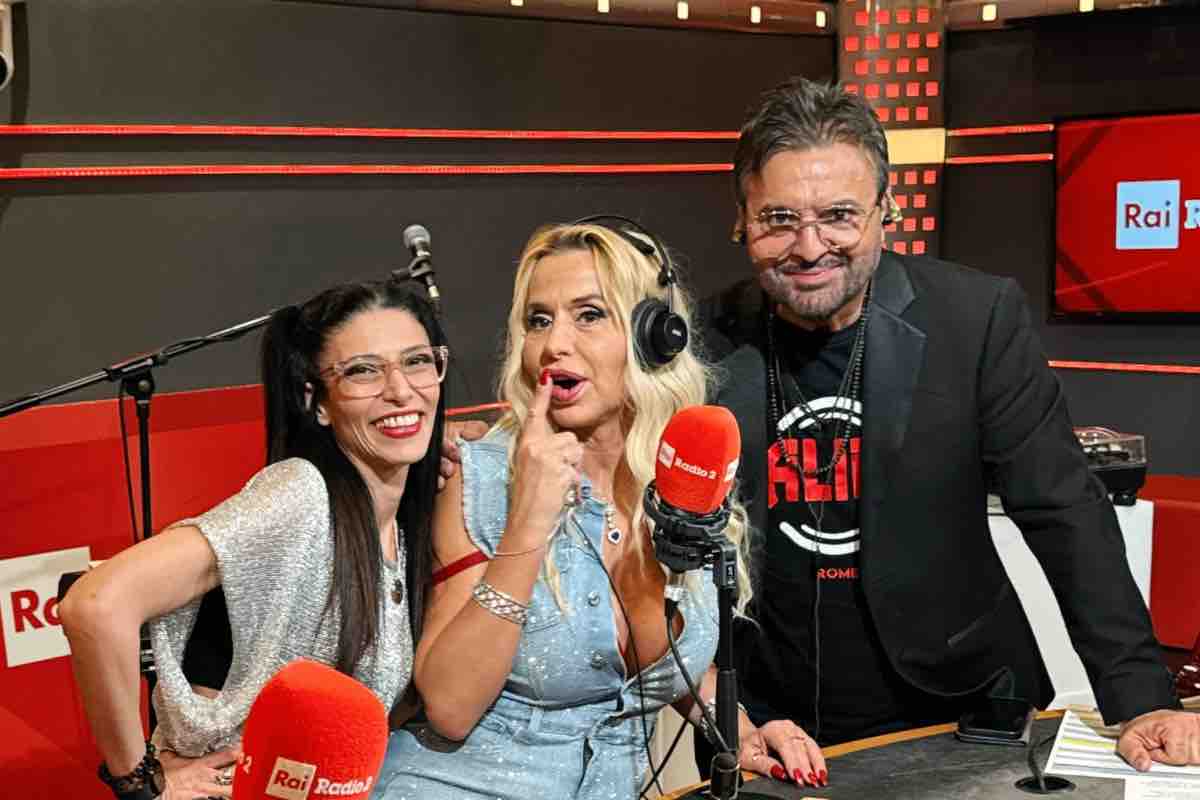 Chiamami Radio2 Valeria Marini con Federica Elmi e Agostino Penna