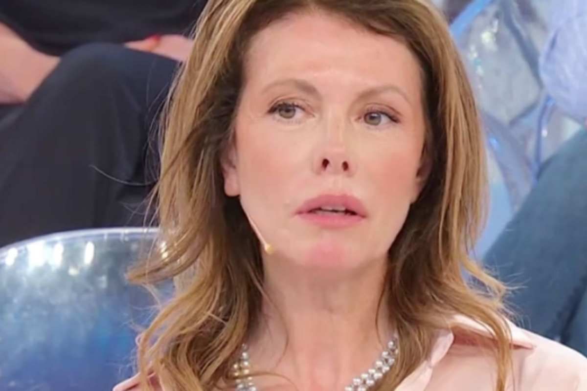 Cinzia Paolini, il gesto per Maria De Filippi dopo Uomini e Donne: scatta la polemica