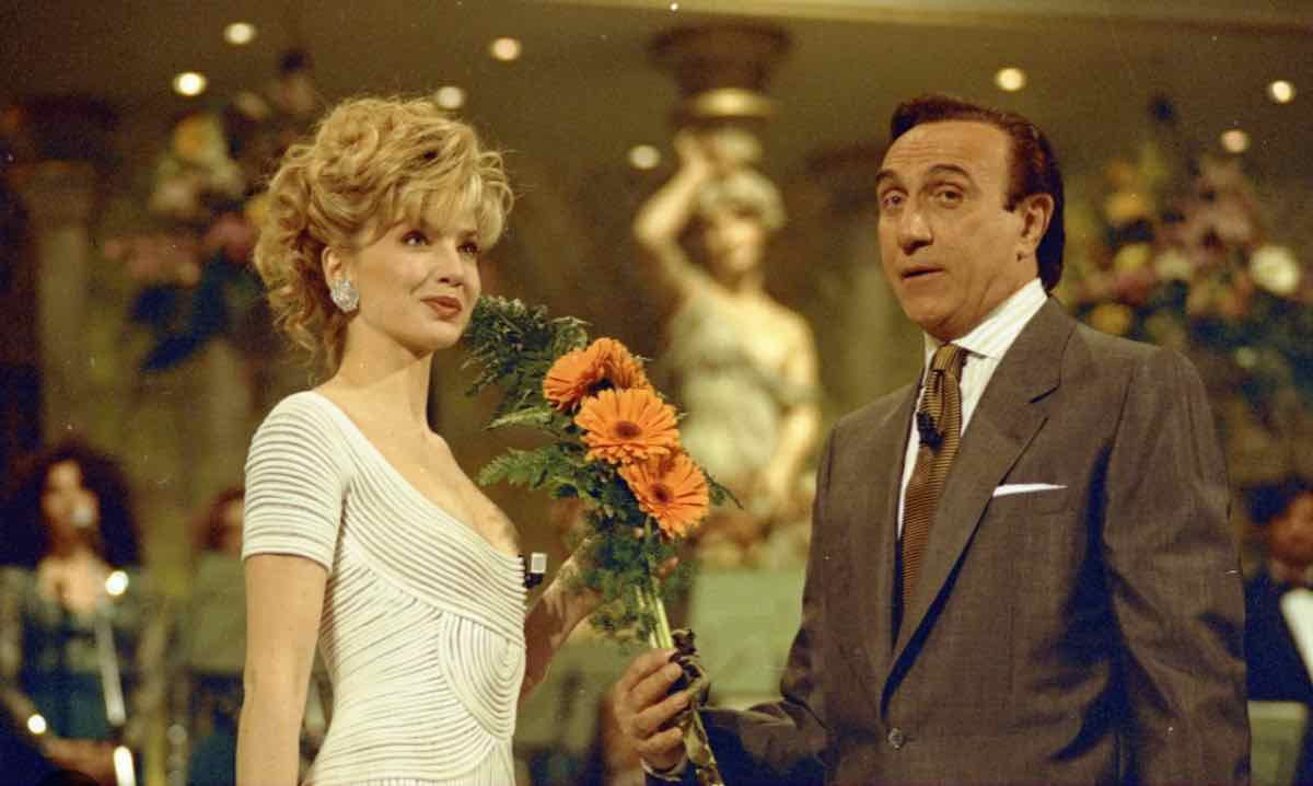 Lorella Cuccarini e Pippo Baudo in diretta tv