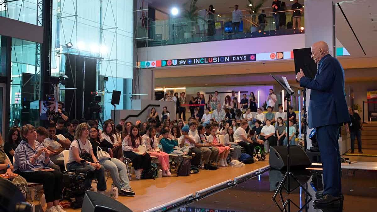 Stefano Nazzi: Indagini diventa un Live, 15 sold out e il debutto su Sky con Nazzi Racconta