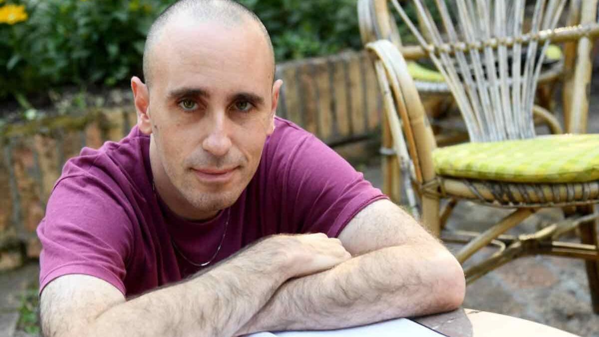 Zerocalcare si espone su Movimenti Production e le condizioni dei lavoratori dopo Due Spicci: “Non strumentalizzate il mio nome, accuse diffamatorie”
