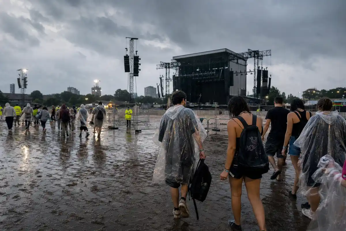 Caos Bad Bunny, la protesta dei fan: vogliamo il concerto, non il rimborso