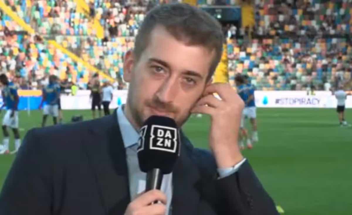 Un inviato di DAZN commette una gaffe in diretta durante un match, suscitando reazioni online ma mostrando resilienza
