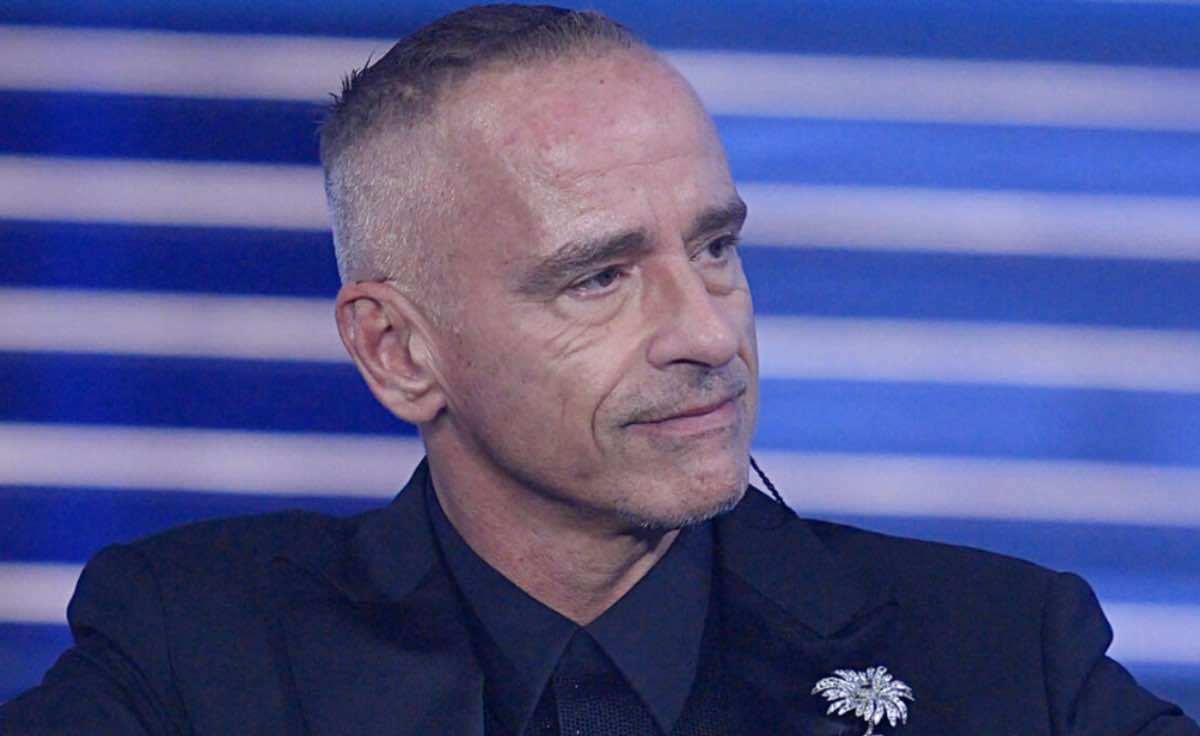 Eros Ramazzotti operato alle corde vocali: “L’intervento è andato bene, ora devo riposare”