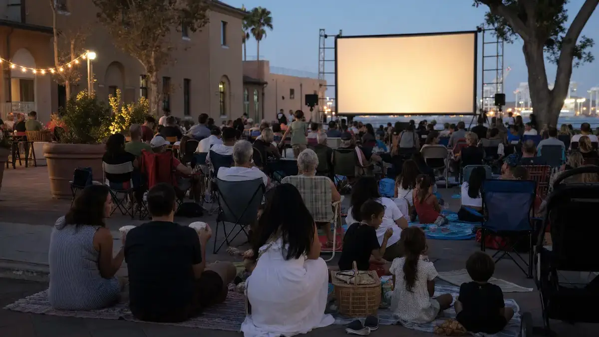 Ferragosto a Los Angeles: in piazza arriva la magia di Luca