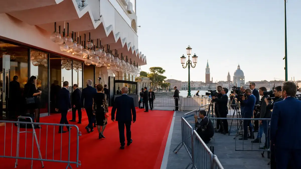 Venezia 2026, gli 11 fuori concorso fiction tra thriller d’autore e grandi storie
