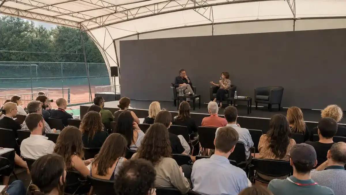 Venezia accende i riflettori sulle masterclass con Clooney, Burstyn e Besson