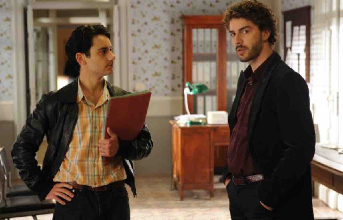 Beniamino Marcone e Michele Riondino ne Il Giovane Montalbano