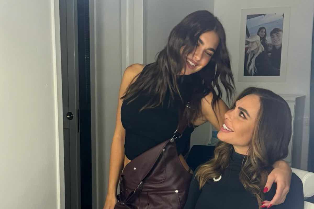Chanel Totti e Ilary Blasi in camerino dopo la diretta del GFVip