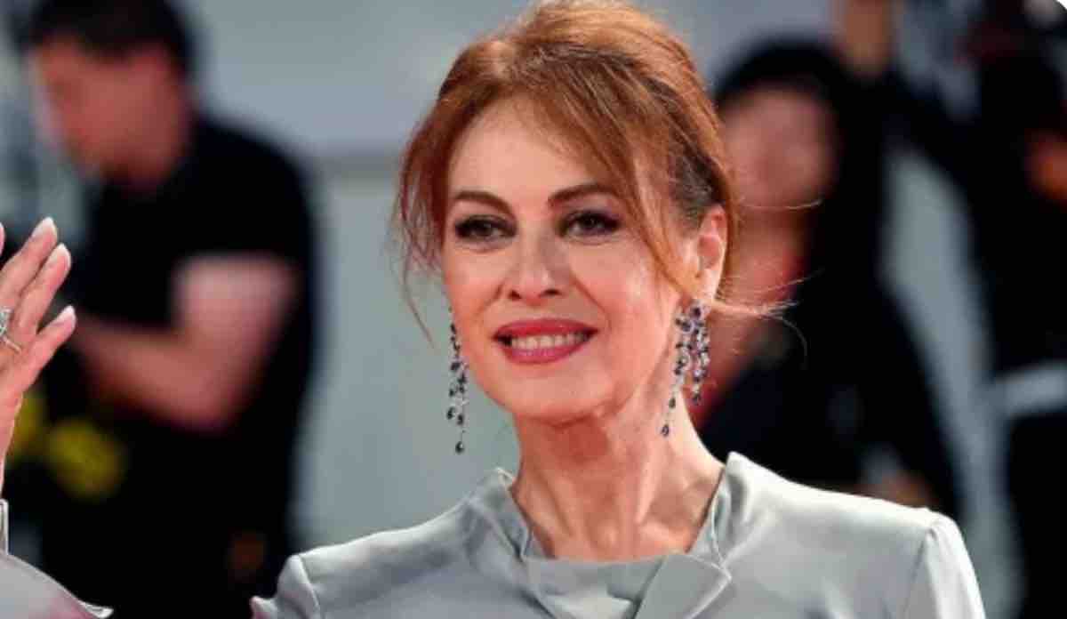 Elena Sofia Ricci presenta i Casi di Teresa Battaglia